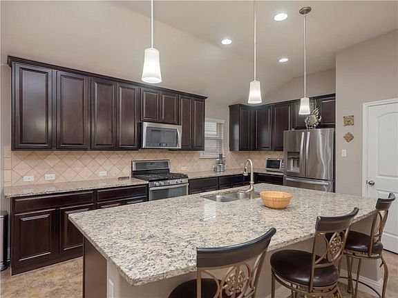 5th image of 3606 Esperanza Dr