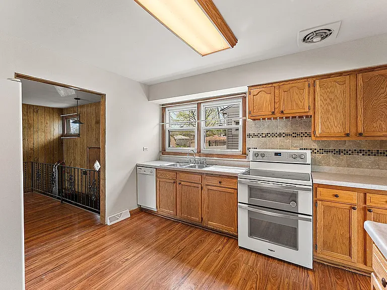 7021 Osborn Ave — Photo 12