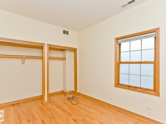 2nd image of 2136 N Maplewood Ave APT 2