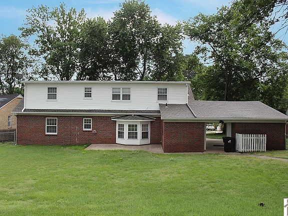 2nd image of 604 Elm St