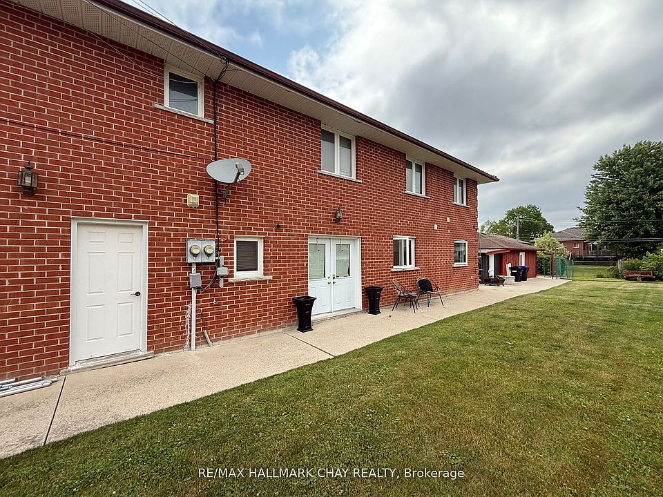 1st image of 893B Frederick St #B
