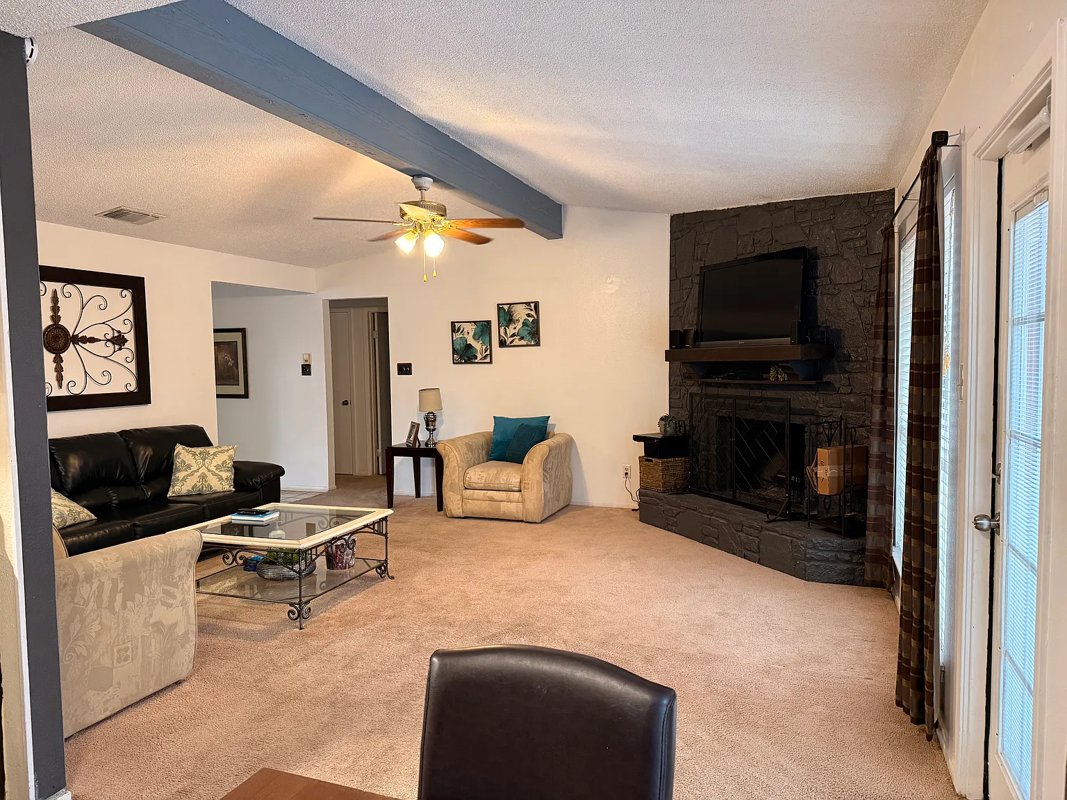 3 bed, 1803 sqft, $1,900 — Photo 3