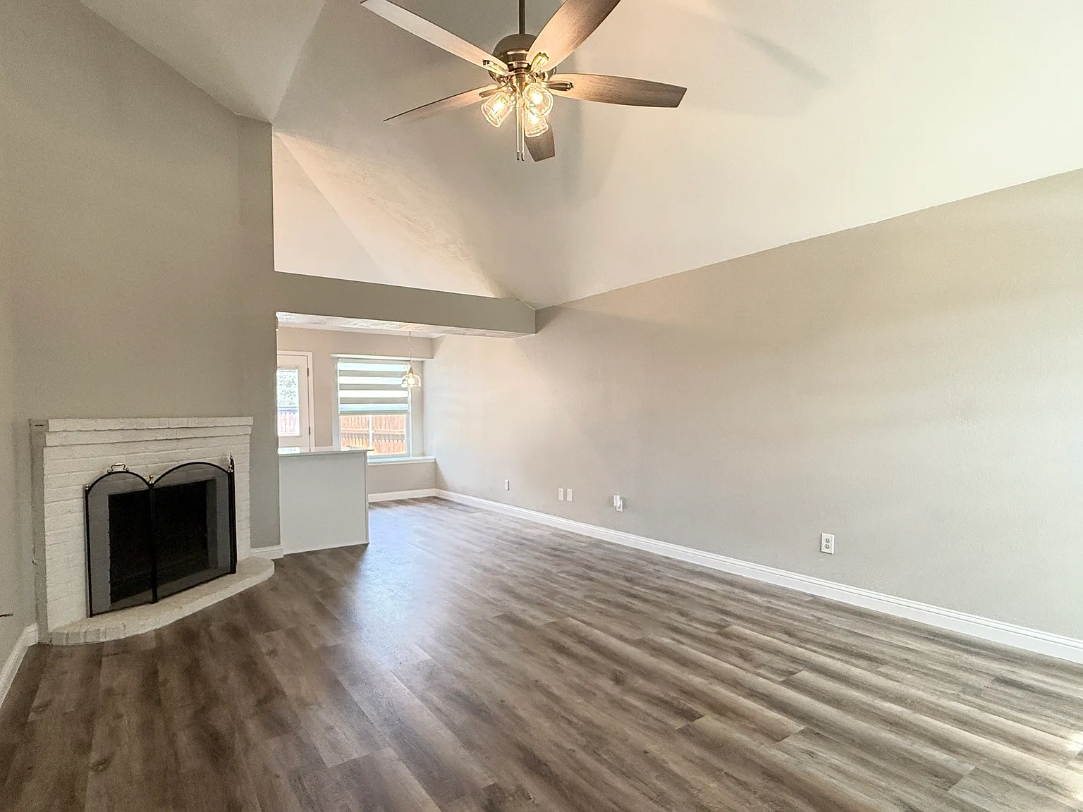 3 bed, 1218 sqft, $2,295 — Photo 4