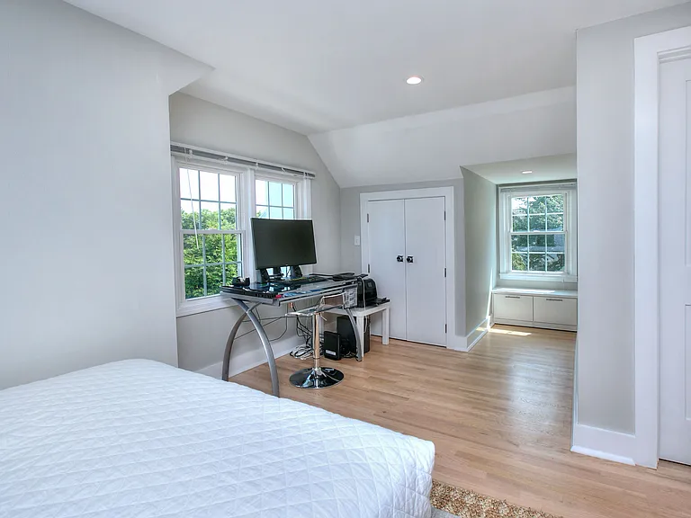 537 Penfield Rd — Photo 29