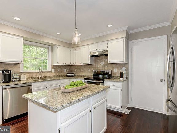 4th image of 1352 Grant St