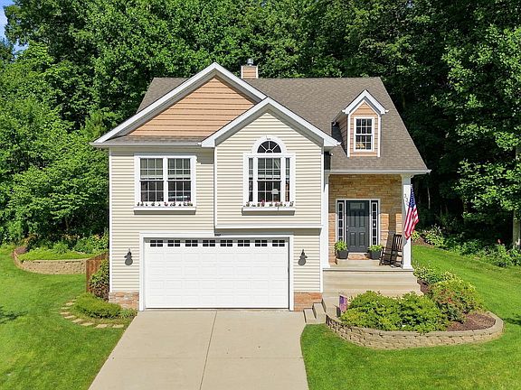 3rd image of 3307 Kestrel St