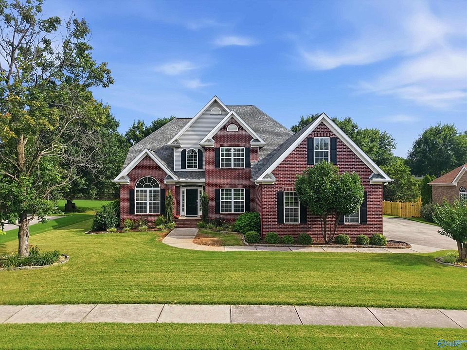 1st image of 121 Ambergate Dr