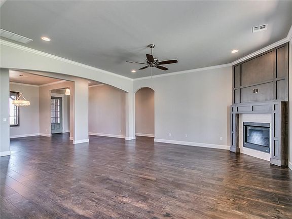4th image of 15656 Fountain Creek Ln