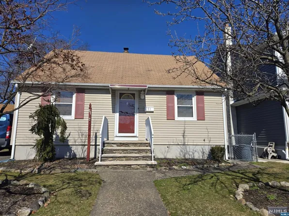 51 Cambridge Ave, Saddle Brook, NJ 07663
