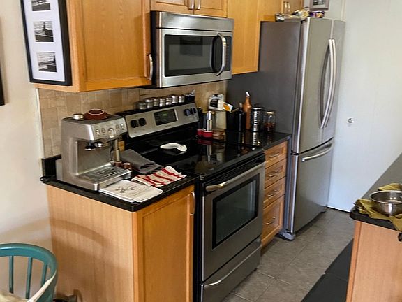 4th image of 456 King Edward Ave #306