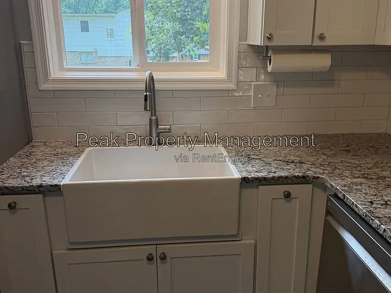 2119 Woodmont Dr — Photo 3