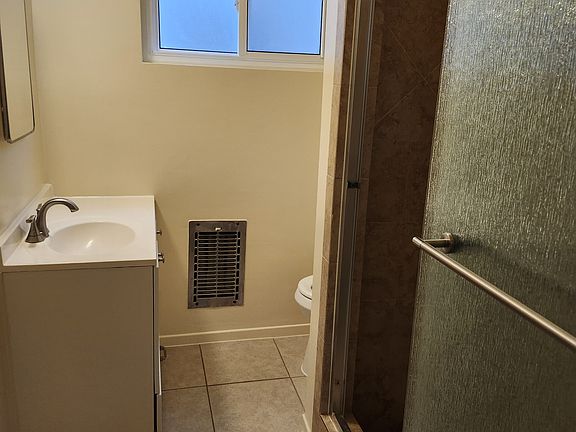 4th image of 1807 N Alexandria Ave APT 8
