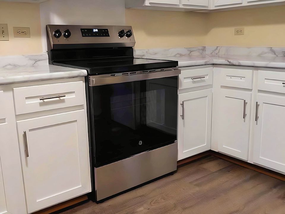 1st image of 13312 Parkwood Dr #217