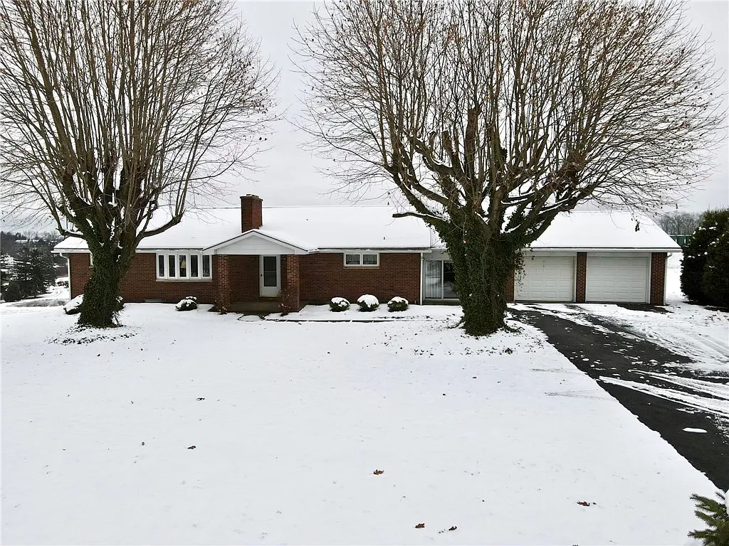 260 Simon Dr photo 1