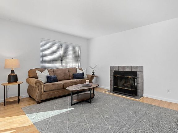3rd image of 459 Mission Boulevard