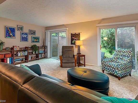 3rd image of 4458 Habersham Ln N #223