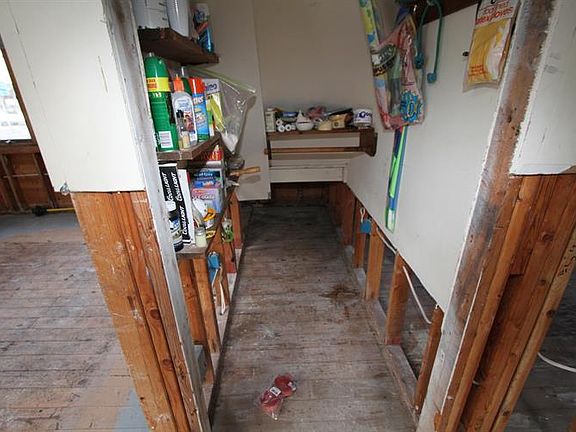 4th image of 2100 S Bayview Ave