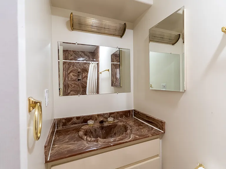1758 N Alexandria Ave #1758.5 — Photo 32