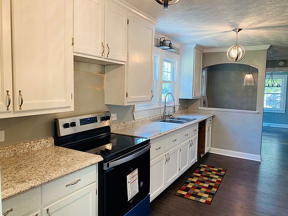 2nd image of 130 Park Blvd #130