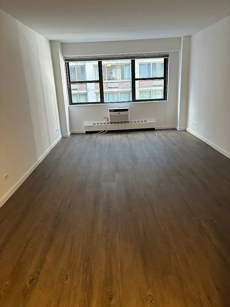330 E. 46th Street — Photo 1