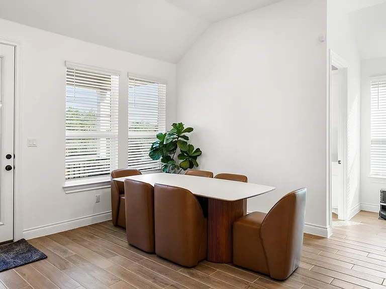 1301 White Daisy Ln — Photo 11
