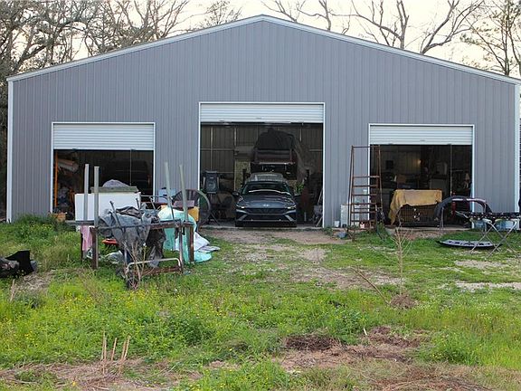 3rd image of 45269 Coleman Rd