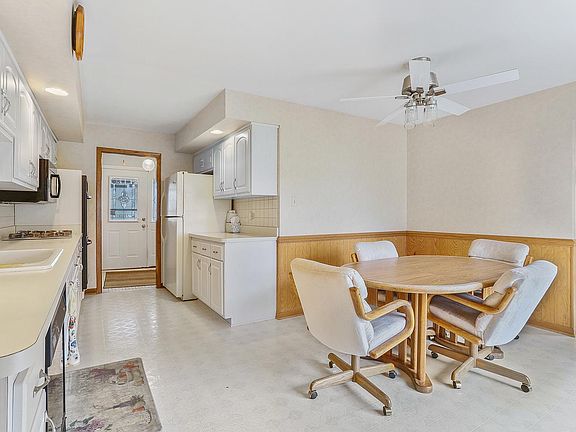 5th image of 7617 Sequoia Ct