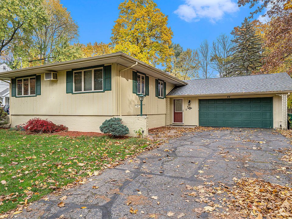 1st image of 44 Hickory Ln