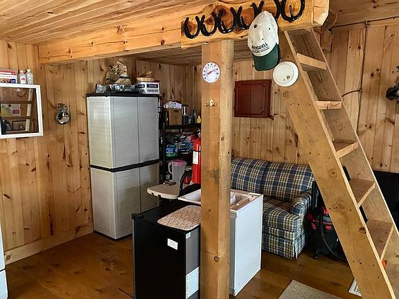 3rd image of 8601 Balsam Creek Drive Ext