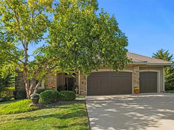 26561 W 100th Pl, Olathe, KS 66061