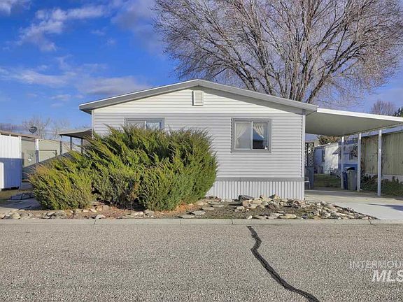 3rd image of 6954 Royal Glen Ln