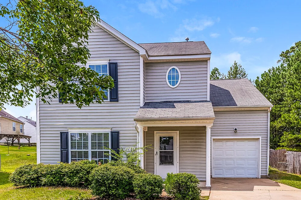 4 bed, 2.5 bath, 1625 sqft, $2,360 — Photo 1