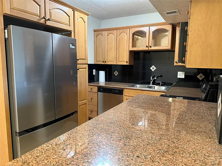 914 Lake Destiny Rd #F — Photo 9