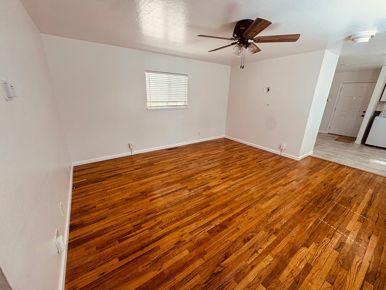 3 bed, 1250 sqft, $2,200 — Photo 4
