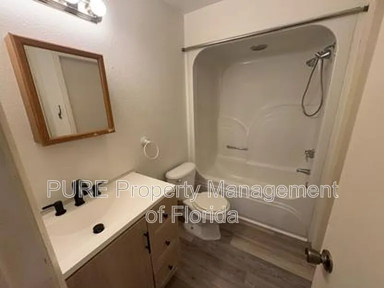 595 NW 100th St #B — Photo 29