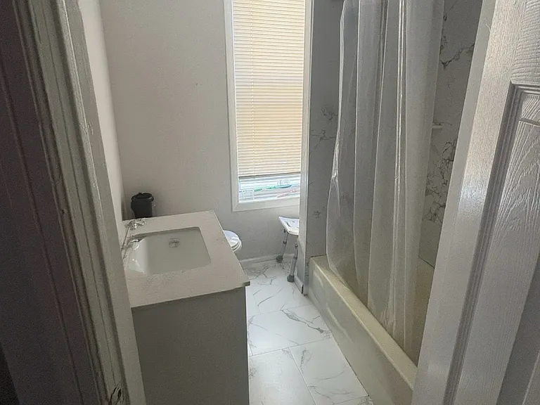 2134 Manton St — Photo 15