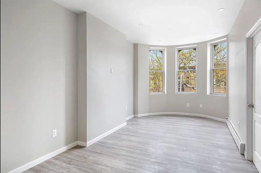 3-bedroom apartment for rent in Bushwick