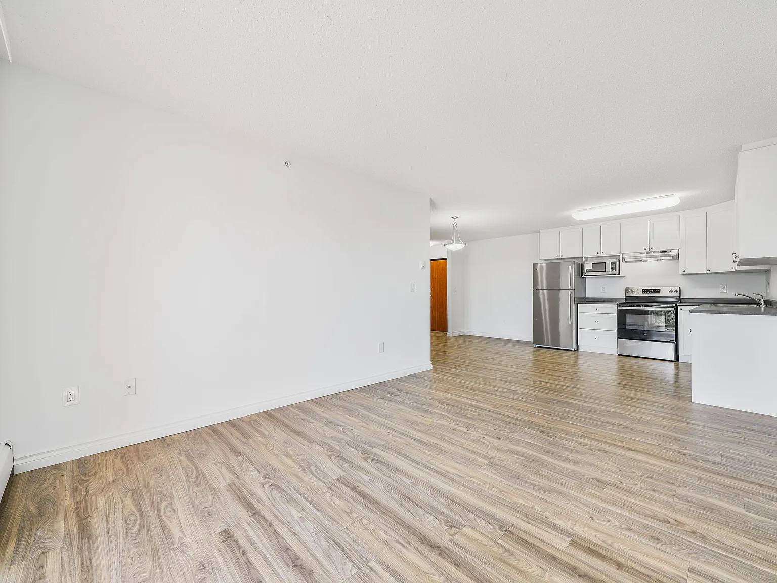 Windermere Village Apartments — Photo 3