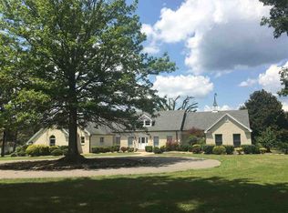 614 Newmans Branch Rd, Milton, WV 25541