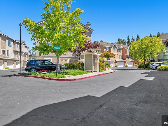 3rd image of 410 Skylark Ct #410