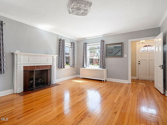 5th image of 134 Rosemont Street