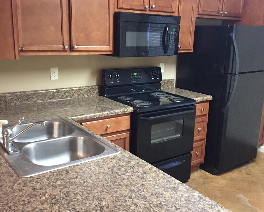 2nd image of 1530 Davis St APT D