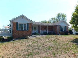 524 Sunny Acres Dr, Bedford, IN