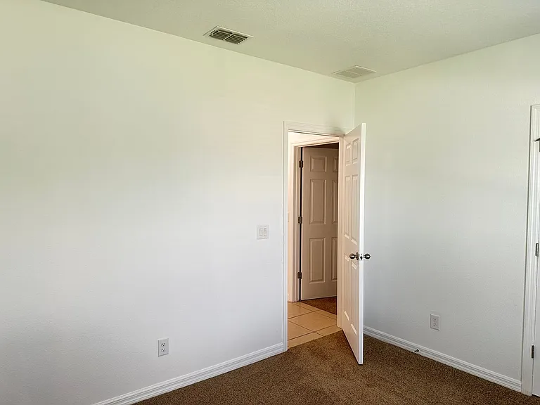 477 Kestrel Dr — Photo 17