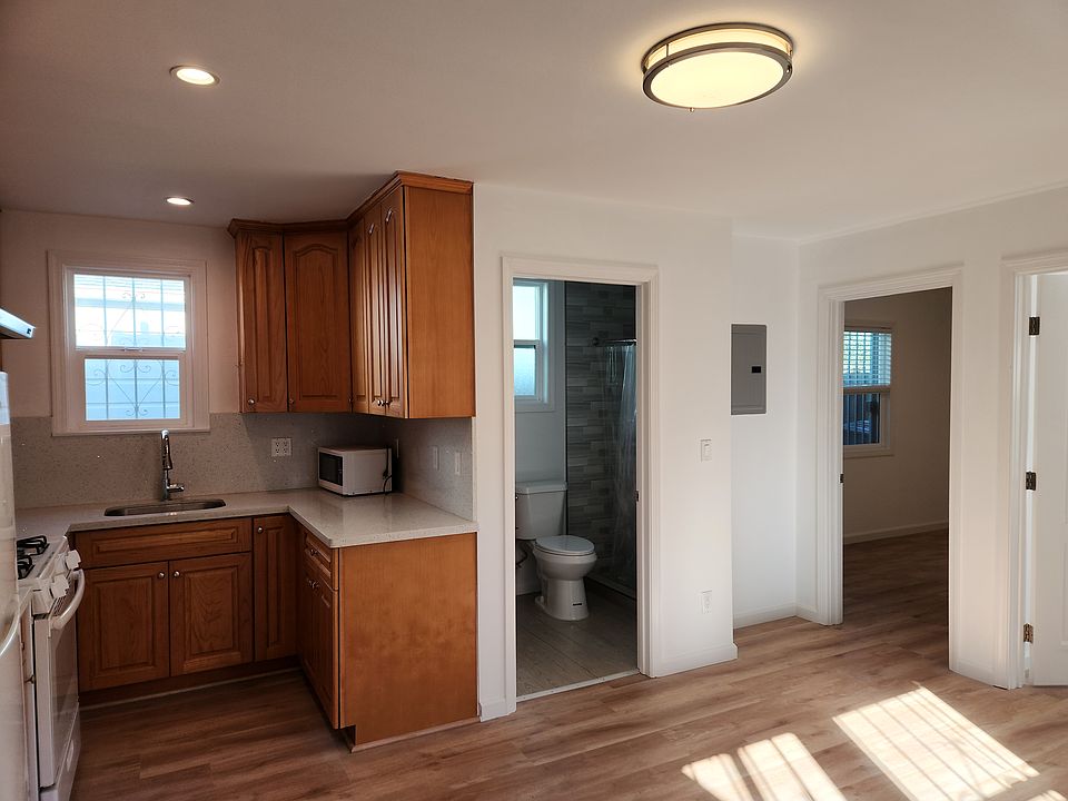 2nd image of 1474 20th Ave #2