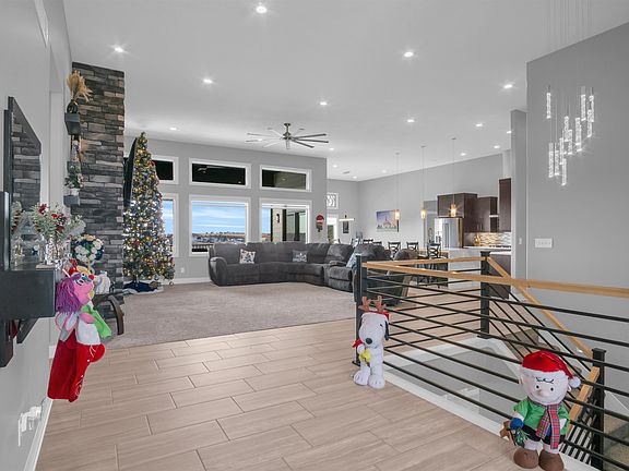 5th image of 4310 72nd Avenue Pl