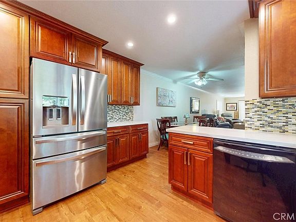 4th image of 826 E Penrod Dr