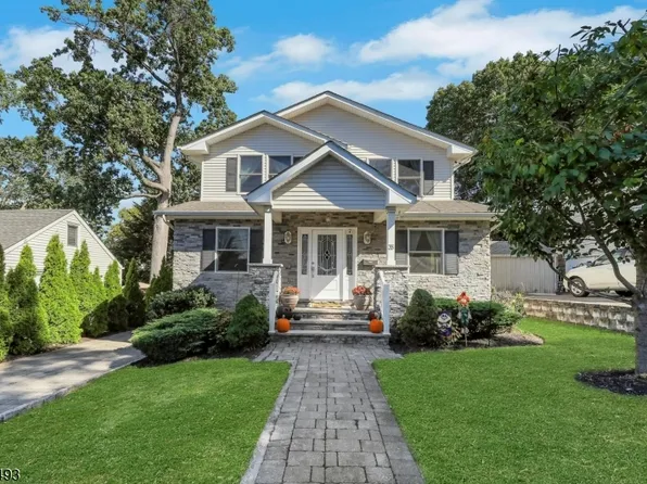 35 Franklin Ave, Hasbrouck Heights Boro, NJ 07604