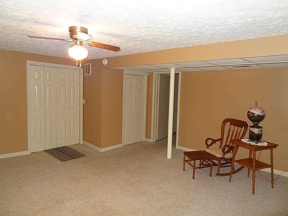 5th image of 221 Fernwood Dr