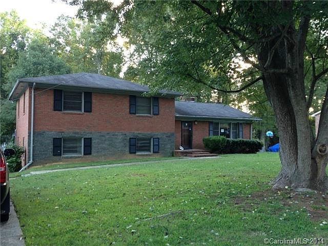1st image of 6546 Louglen Cres